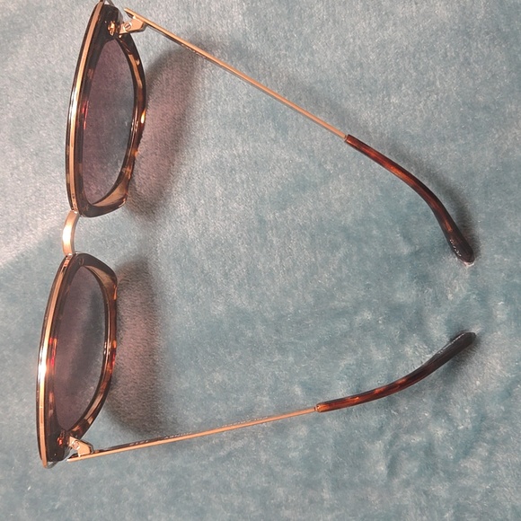 Quay Australia Tortoise Shell Sunglasses - Picture 8 of 10